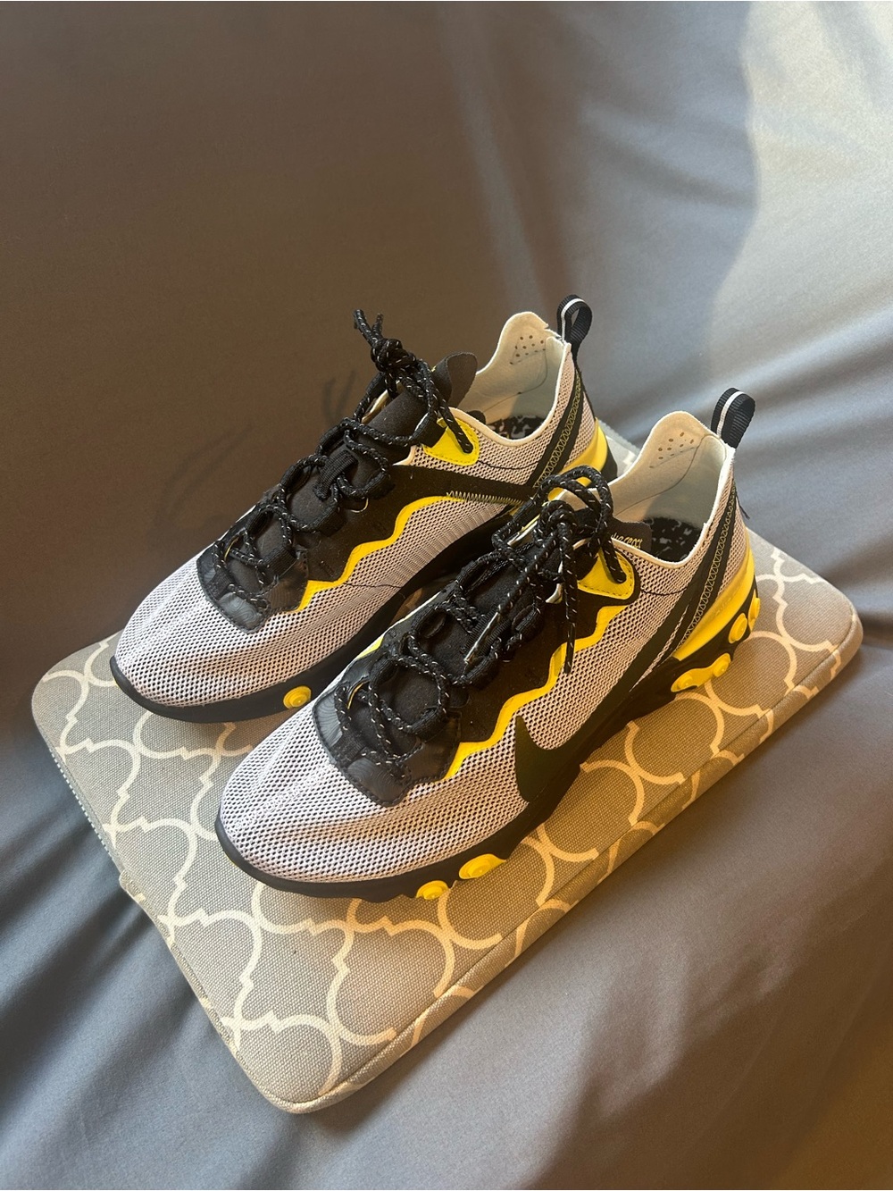 Nike - React Element 55 ‘Dynamic Yellow’ (LIKE NEW)